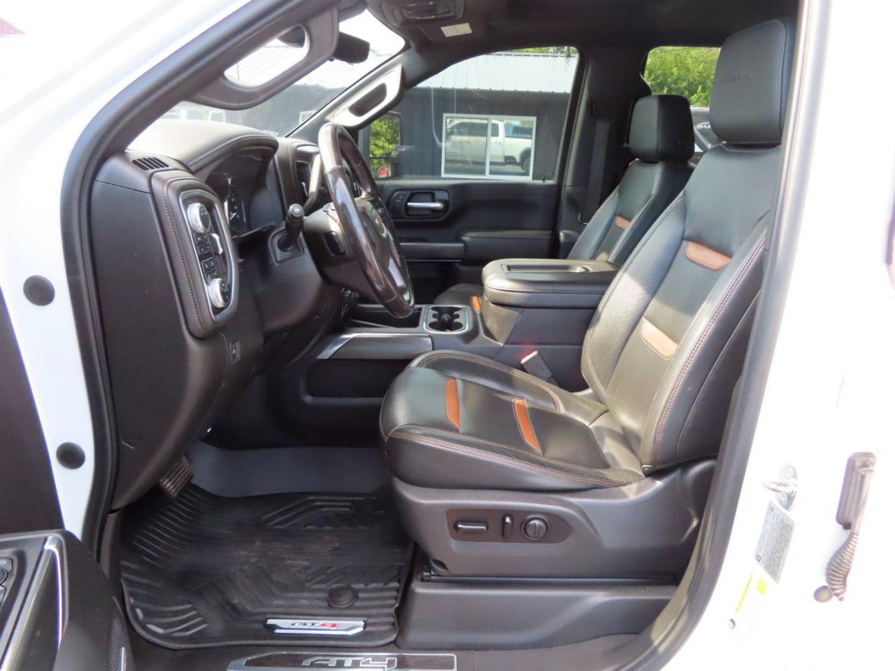 Used 2020 GMC Sierra 2500 AT4 w/ AT4 Premium Package AWD/4WD image 30