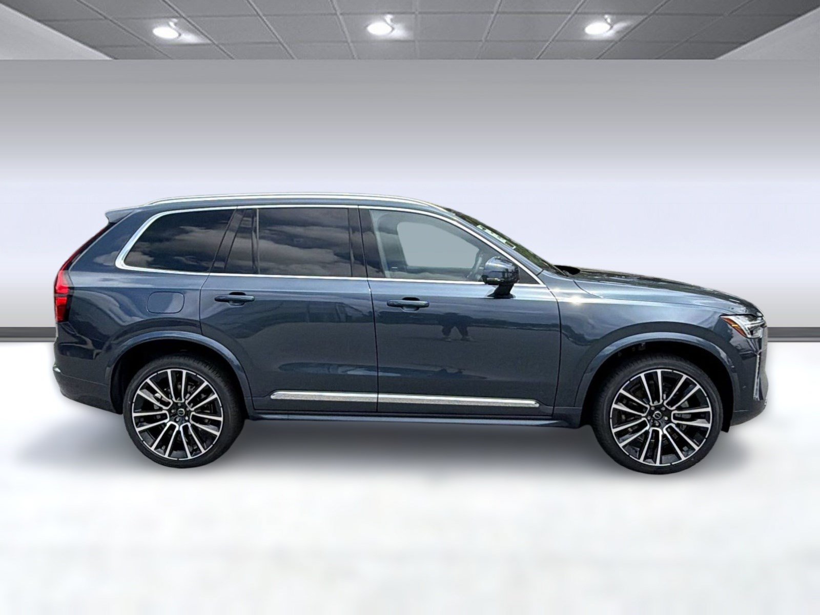 New 2026 Volvo XC90 B6 Plus w/ Protection Package Premier AWD/4WD image 8