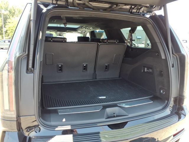 Certified 2026 Cadillac Escalade ESV V w/ LPO, ONYX Package AWD/4WD image 9
