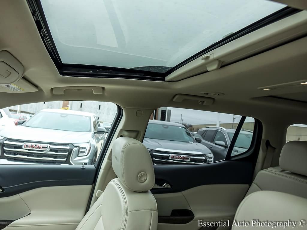 Used 2023 GMC Acadia Denali w/ Denali Ultimate Package image 11