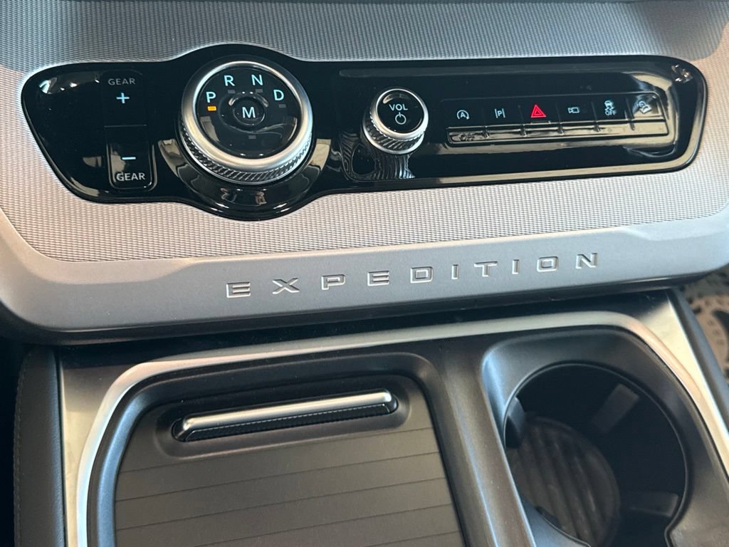New 2026 Ford Expedition Active AWD/4WD image 19