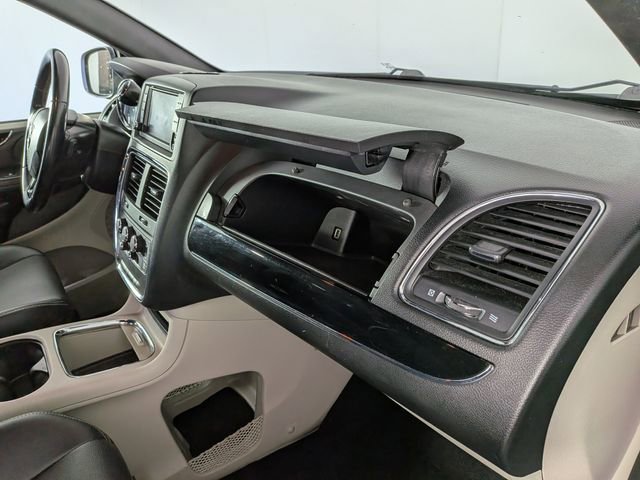 Used 2020 Dodge Grand Caravan SXT image 27