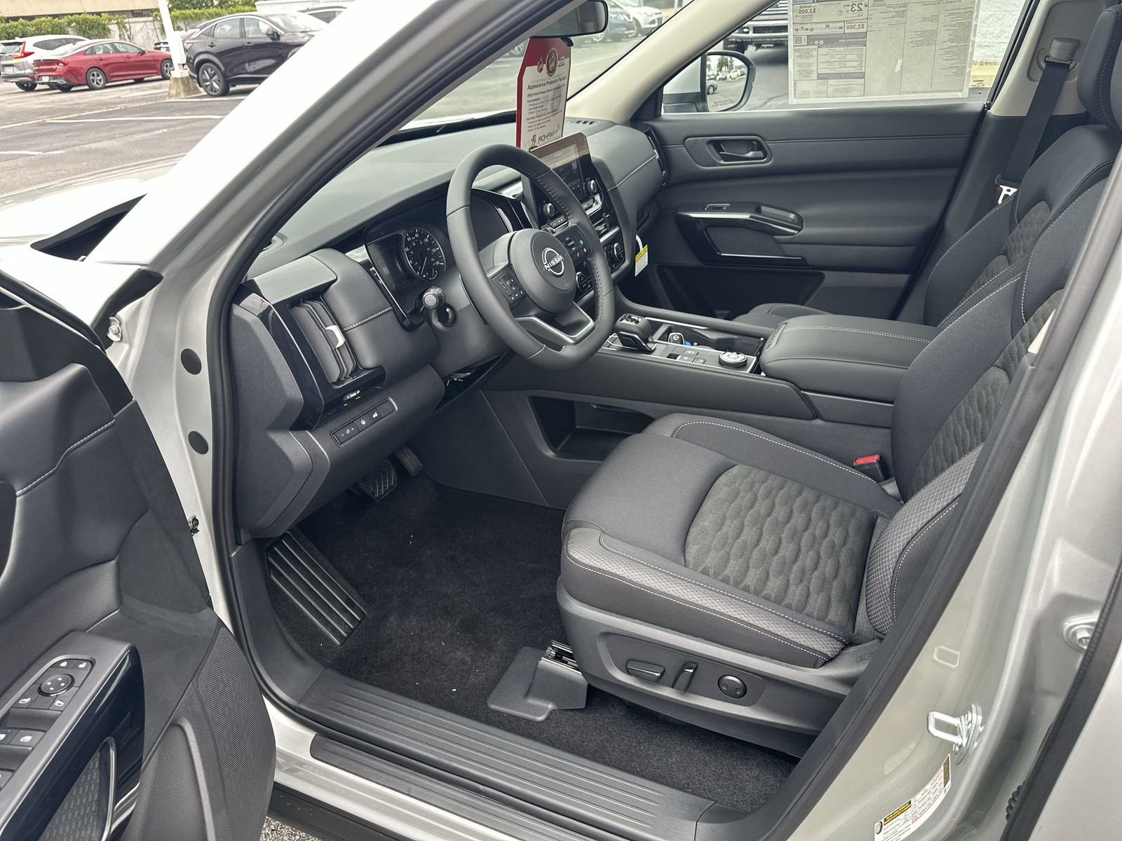 New 2025 Nissan Pathfinder SV image 9