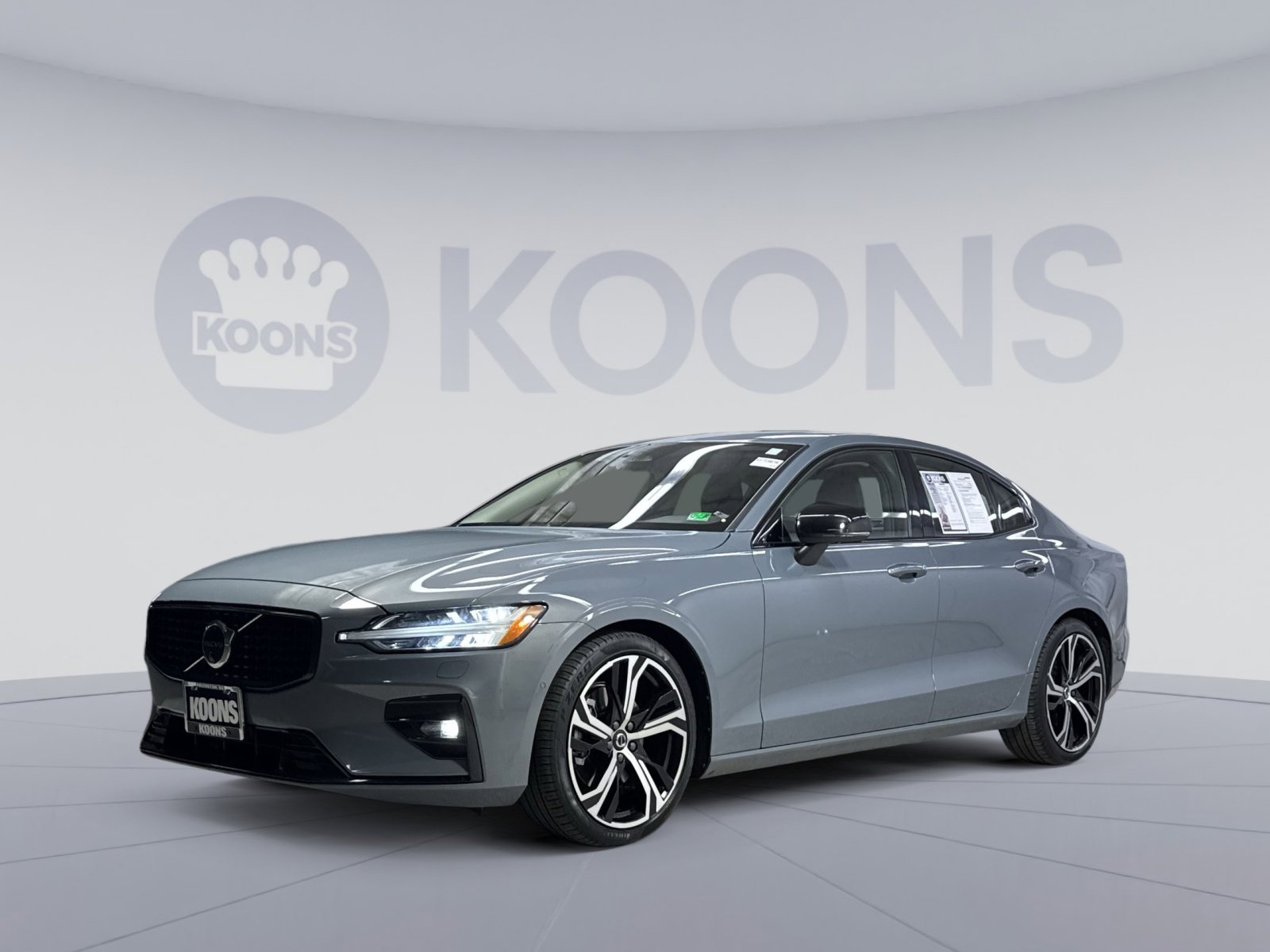 Used 2024 Volvo S60 B5 Plus image 1