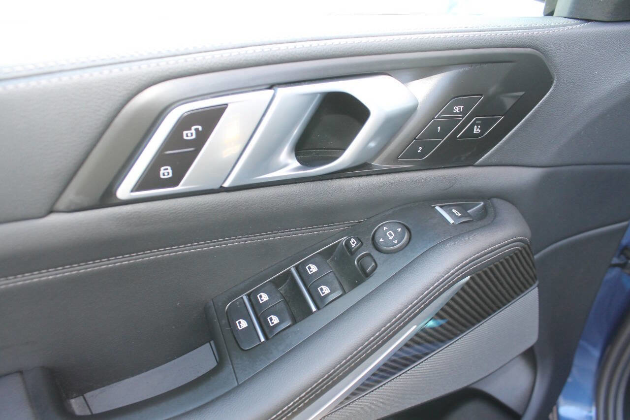 Used 2023 BMW X5 M50i w/ Climate Comfort Package image 11