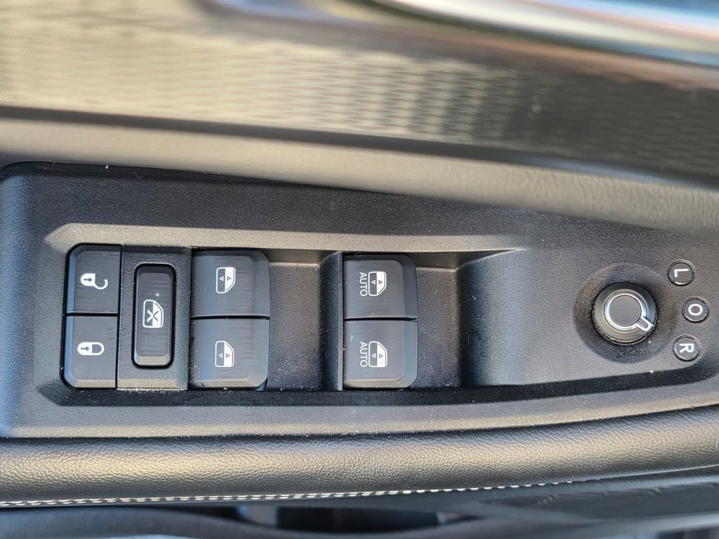 Used 2024 Jeep Grand Cherokee L Altitude image 12