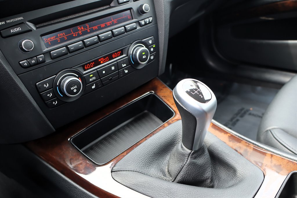 Used 2011 BMW 328i Sedan RWD image 24