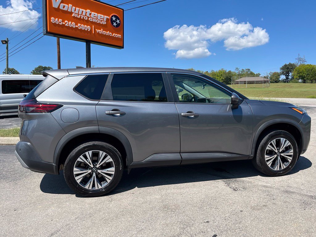 Used 2022 Nissan Rogue SV FWD image 11