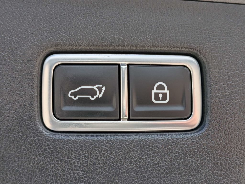 Used 2023 Kia Sorento EX FWD image 19