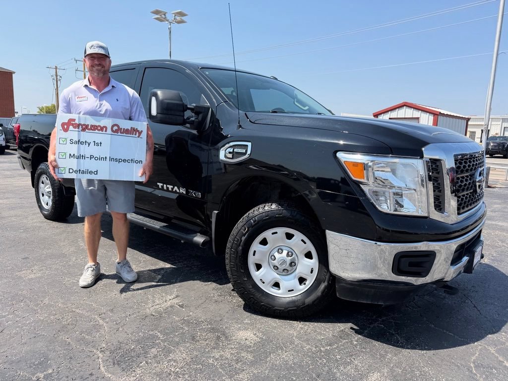 Used 2017 Nissan Titan SV AWD/4WD image 1