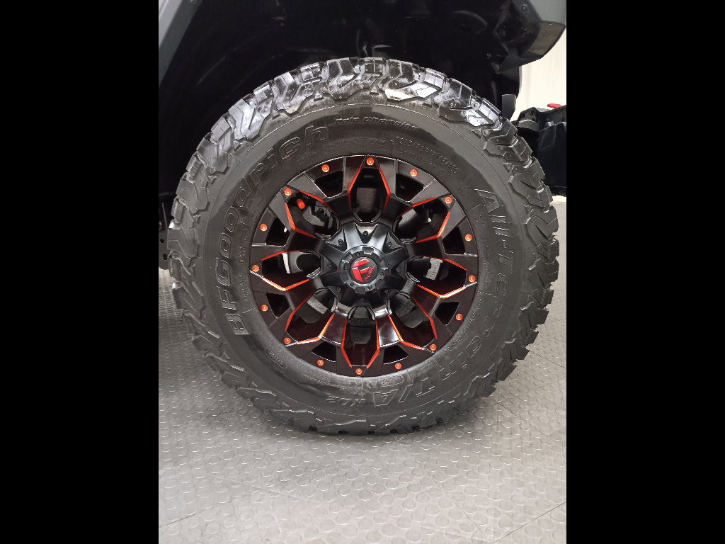 Used 2025 Jeep Wrangler Rubicon w/ Safety Group image 24