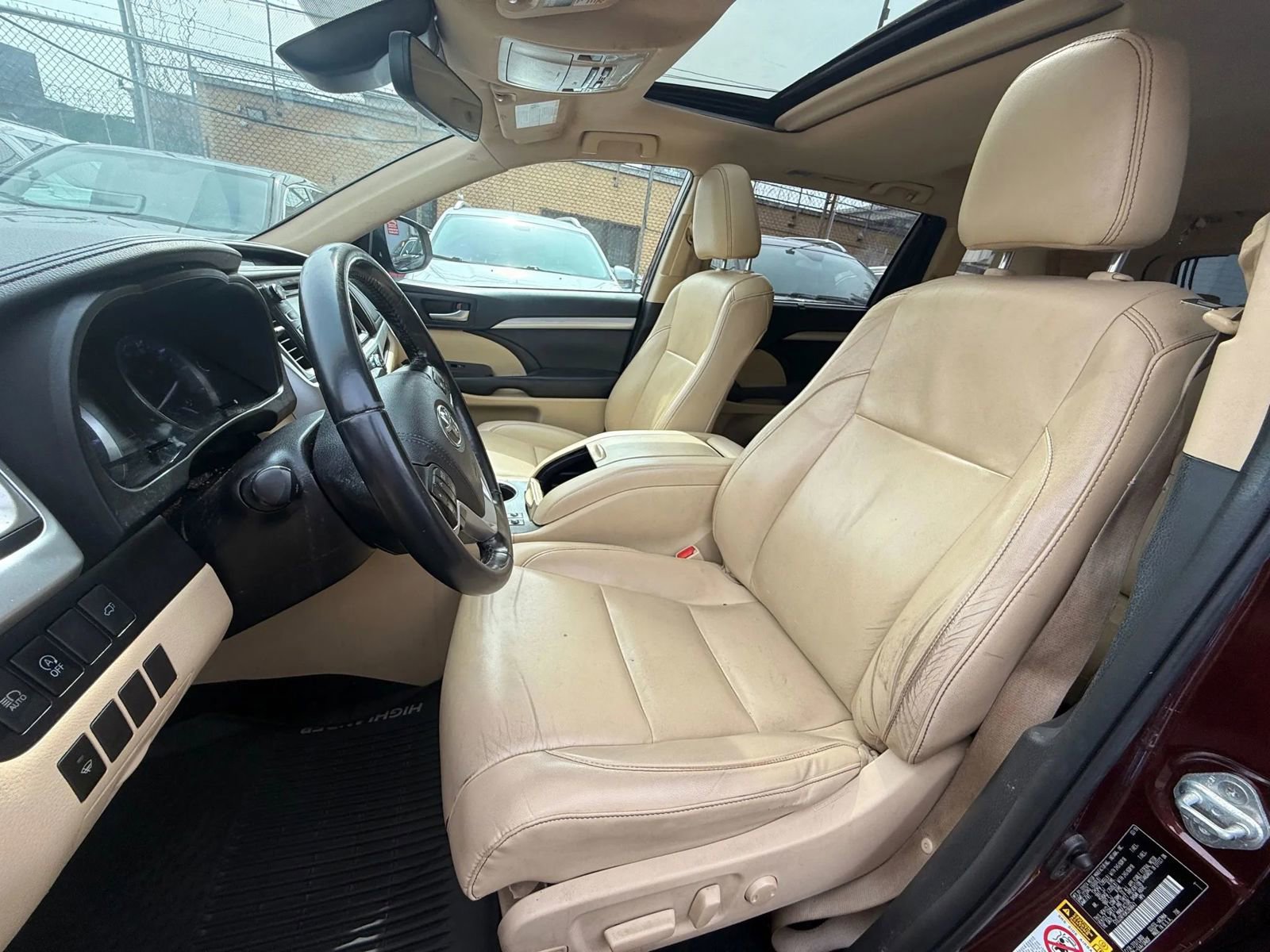 Used 2019 Toyota Highlander XLE image 9