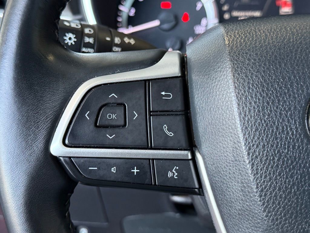 Certified 2023 Toyota Highlander XLE image 25