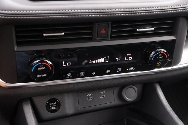 Certified 2025 Nissan Rogue SV AWD/4WD image 19