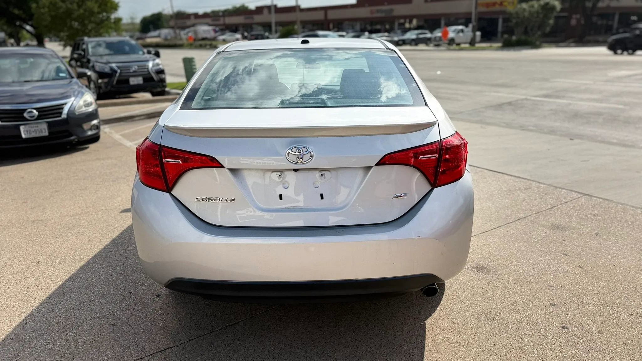 Used 2017 Toyota Corolla SE FWD image 4