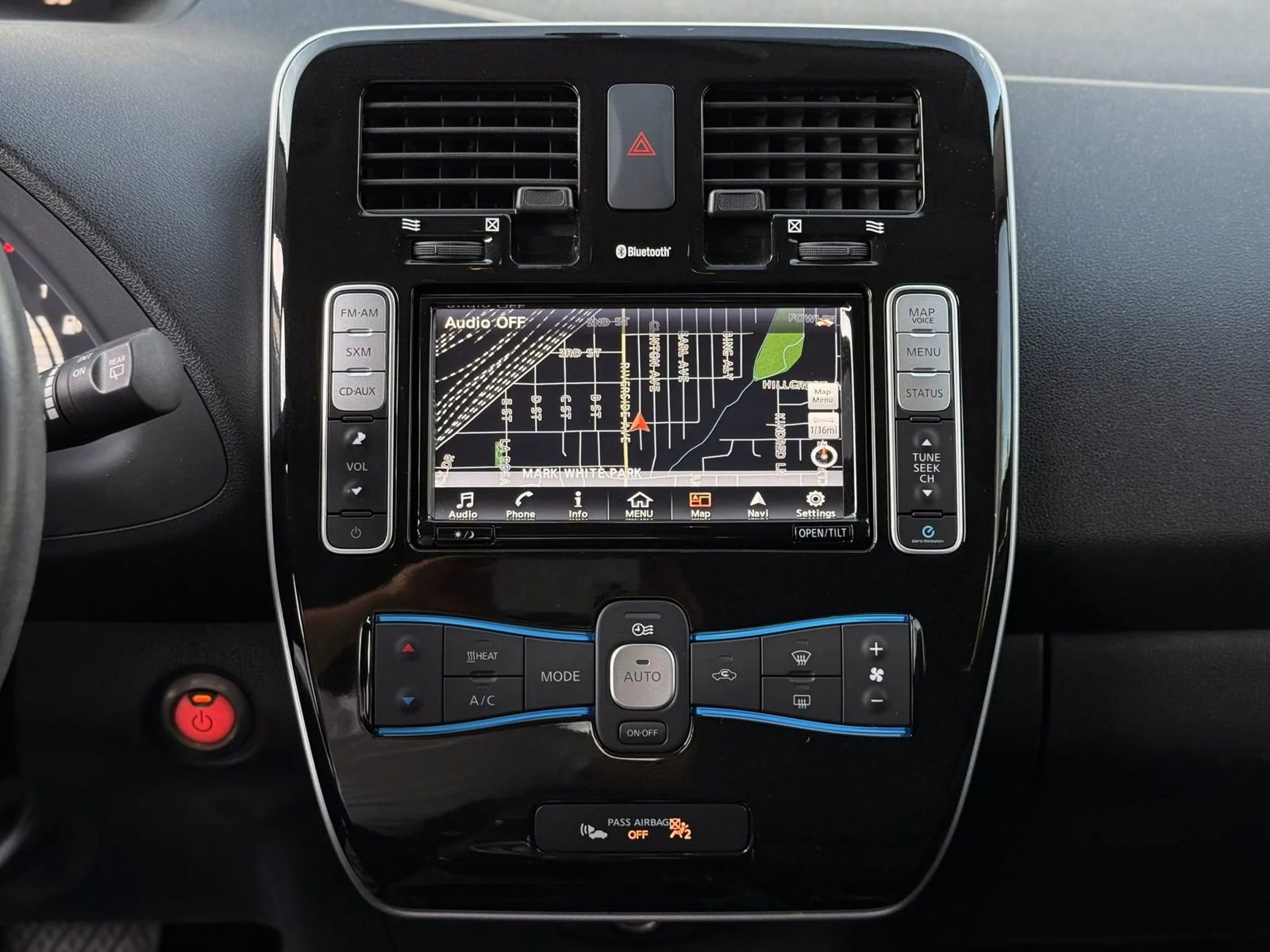 Used 2017 Nissan Leaf SV image 14