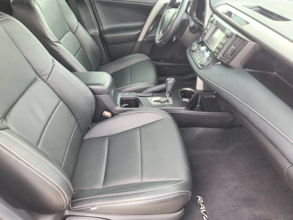 Used 2018 Toyota RAV4 XLE FWD image 13