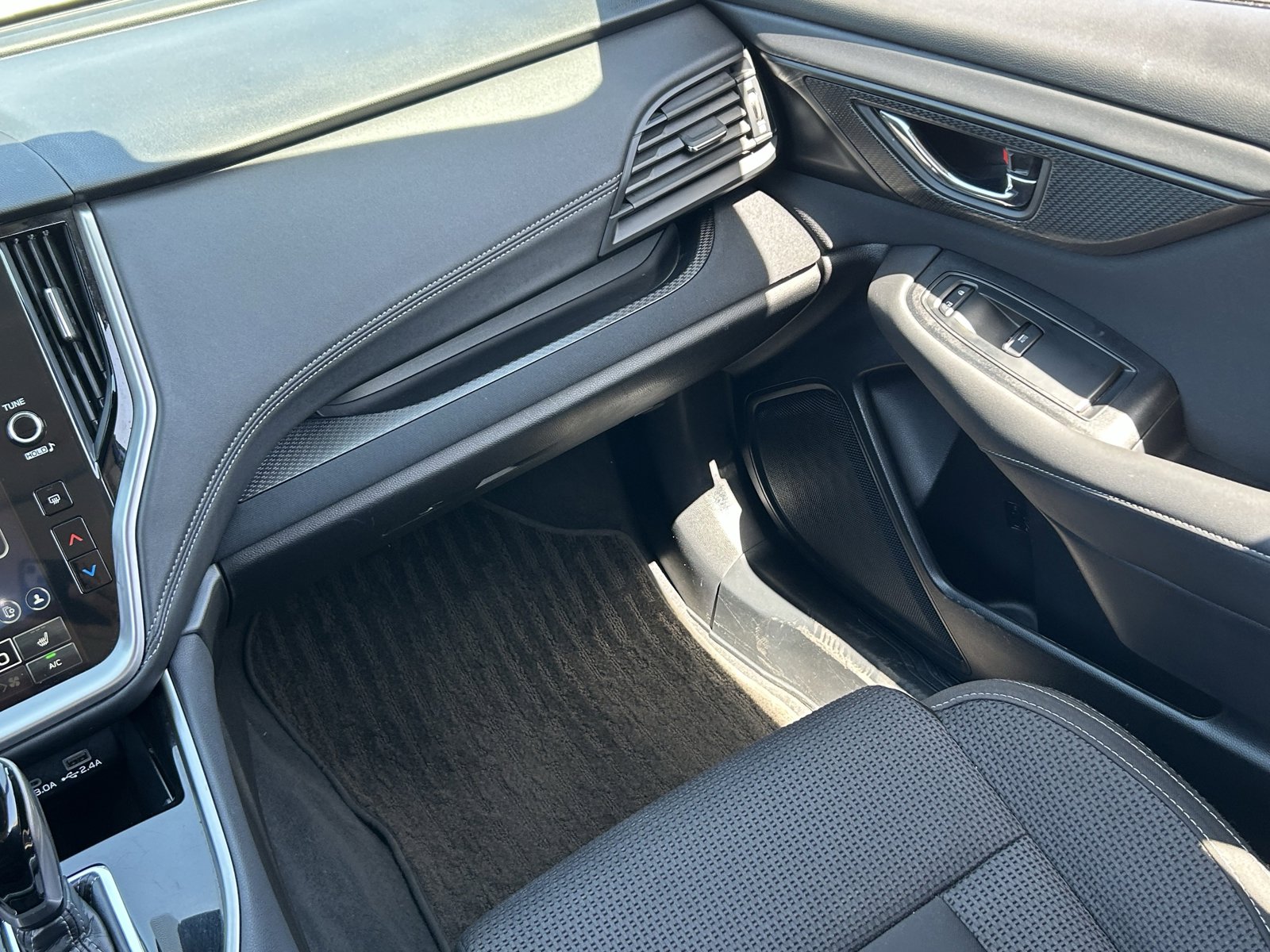 Used 2025 Subaru Outback Premium image 19