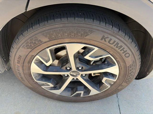 Used 2024 Kia Sportage EX FWD image 11