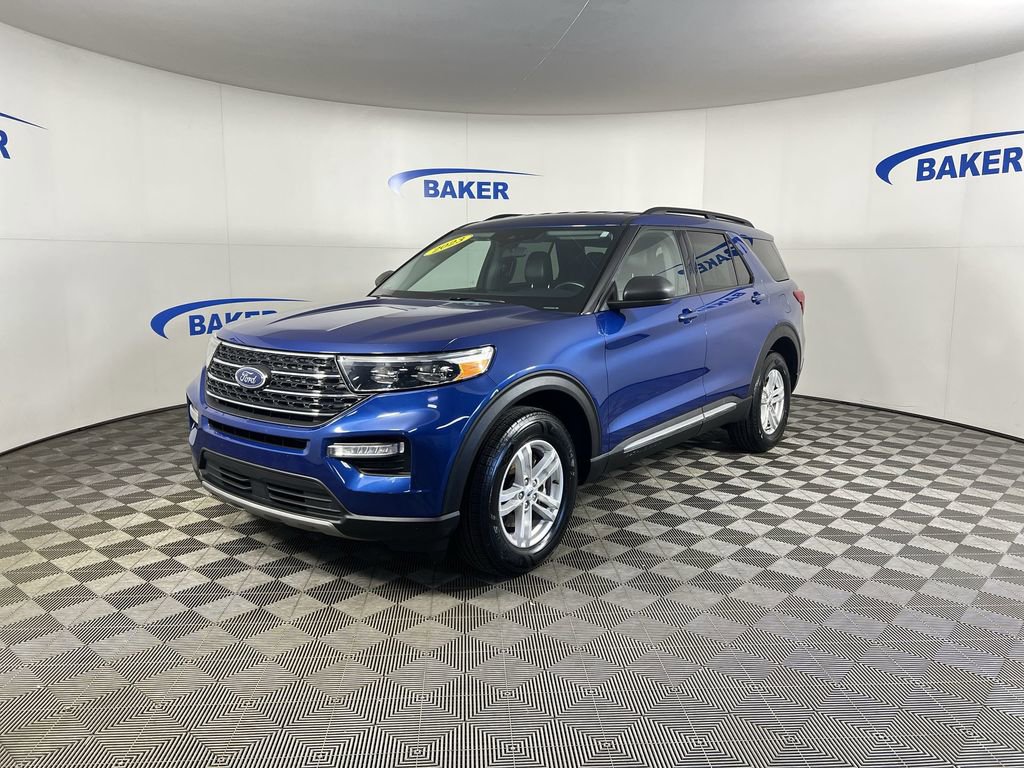 Used 2023 Ford Explorer XLT w/ Equipment Group 202A image 5