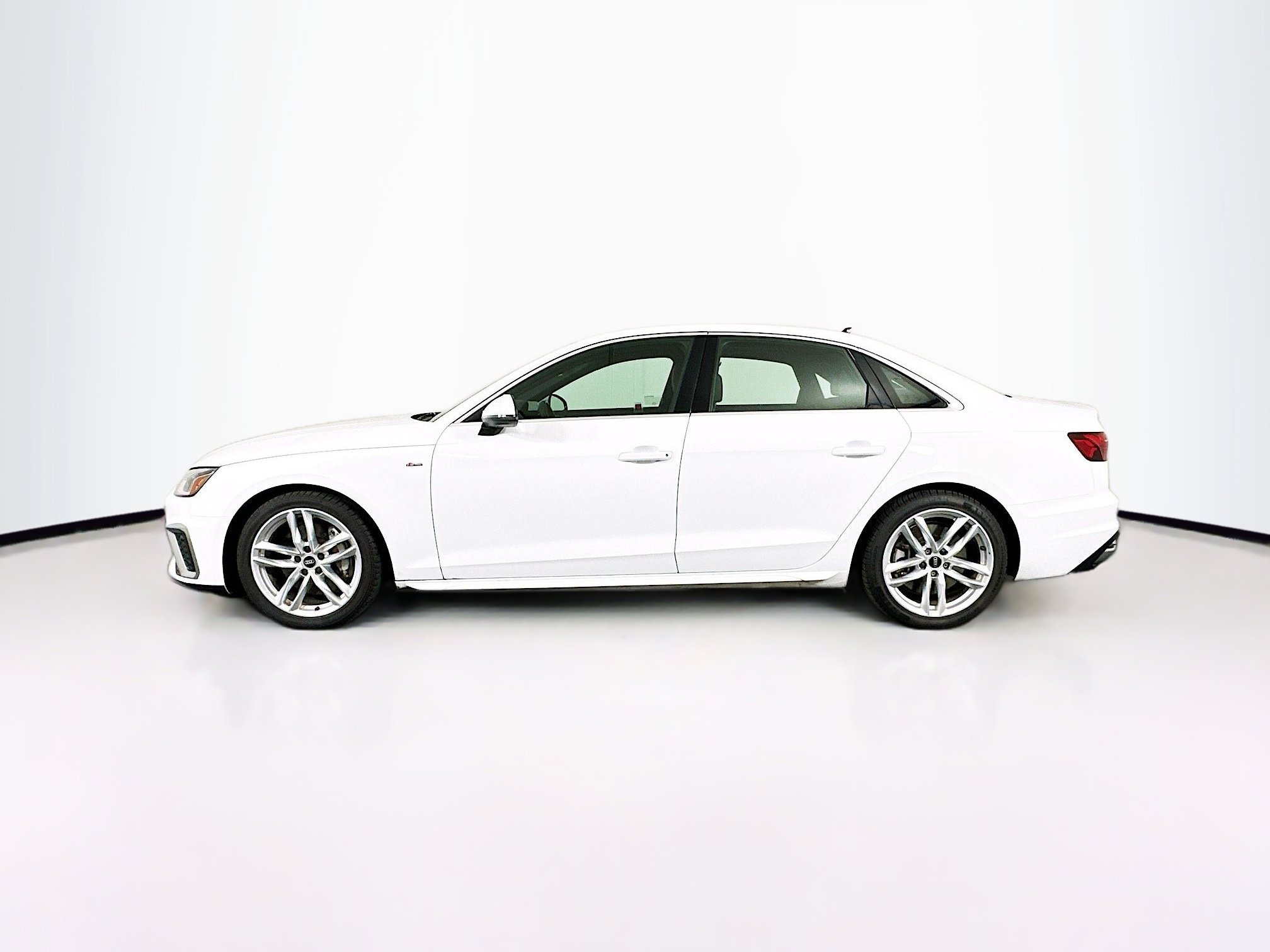 Used 2023 Audi A4 2.0T Premium Plus image 4