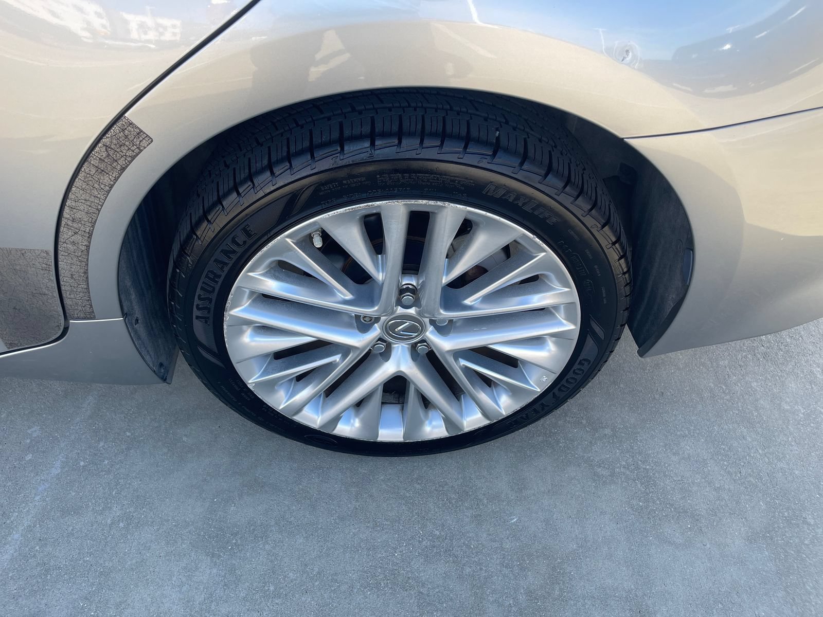 Used 2015 Lexus ES 350 w/ Ultra Luxury Package FWD image 20