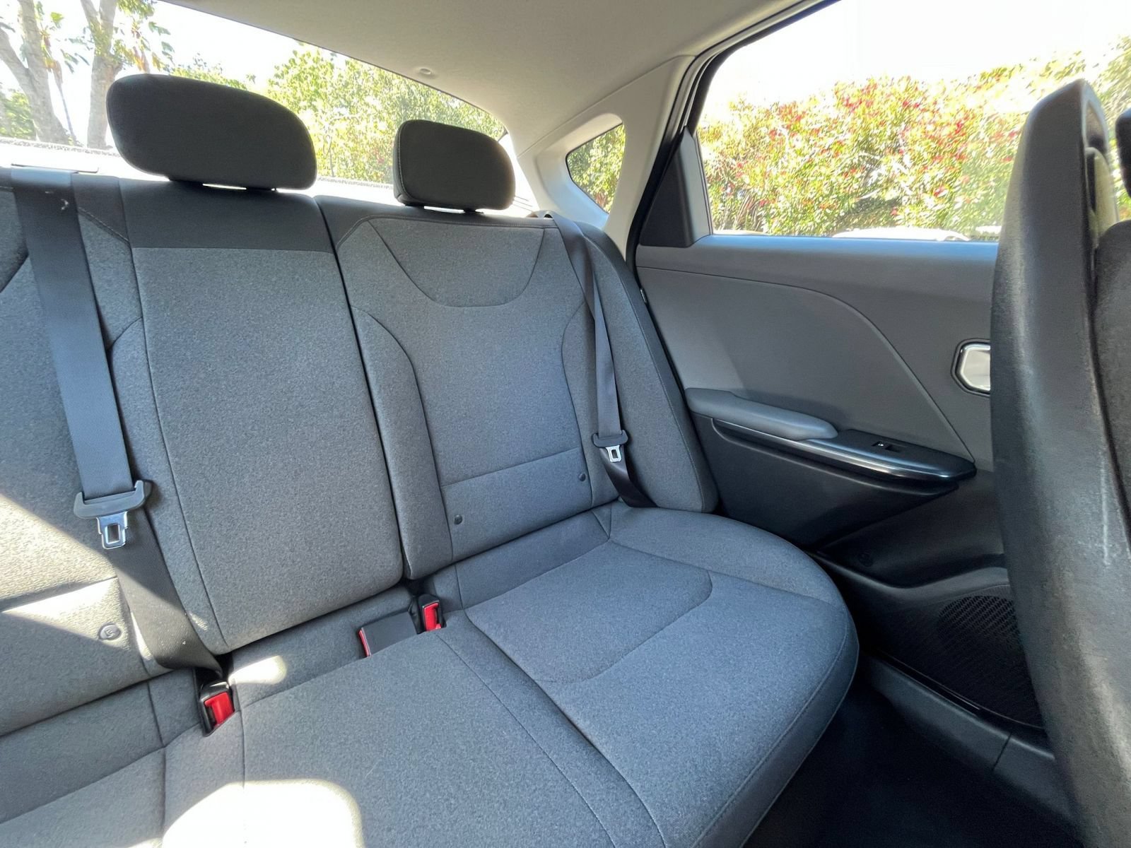 Used 2025 Kia K4 FWD image 36