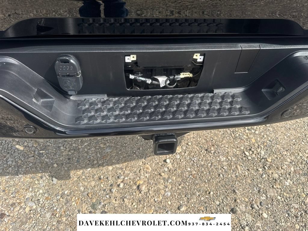 Used 2025 Chevrolet Colorado ZR2 w/ Technology Package AWD/4WD image 35