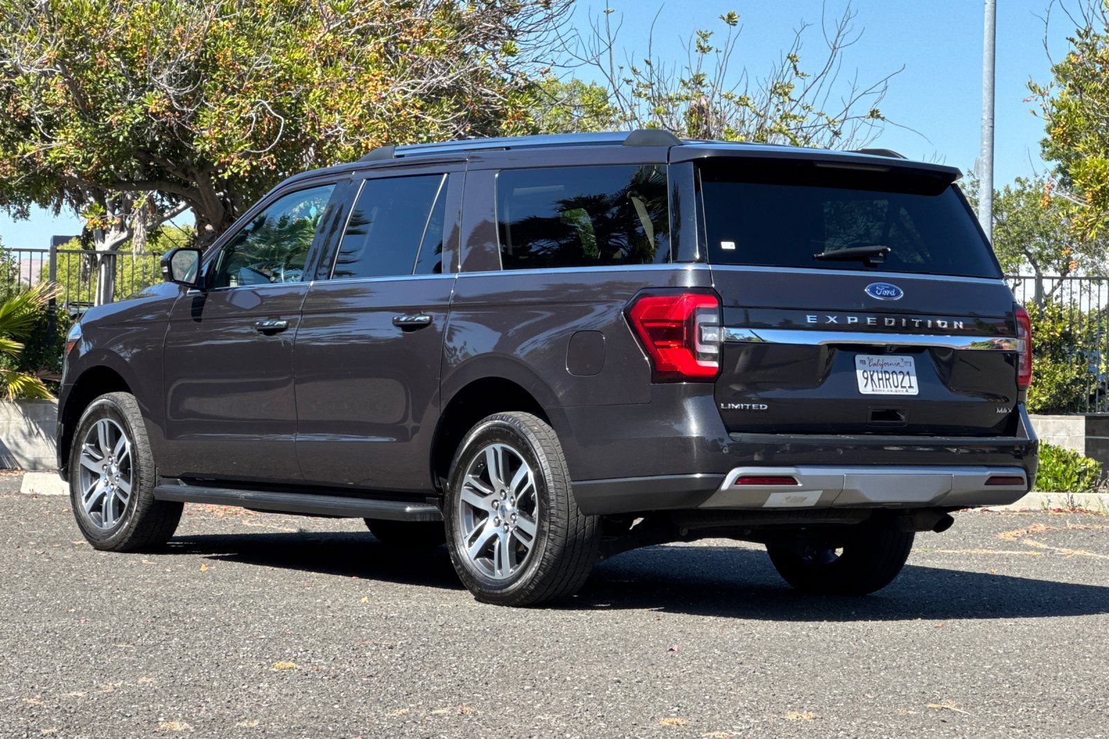 Certified 2024 Ford Expedition Max Limited RWD image 5