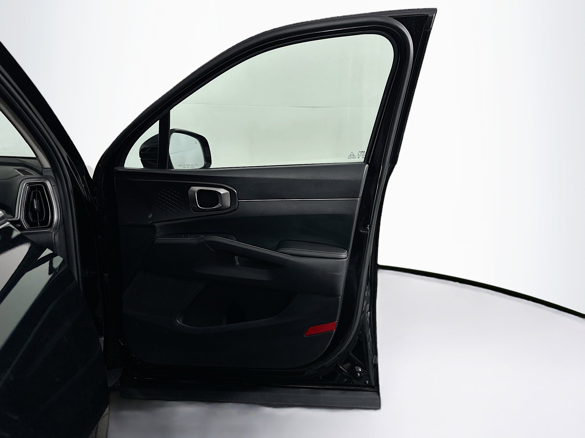 Used 2024 Kia Sorento S image 32