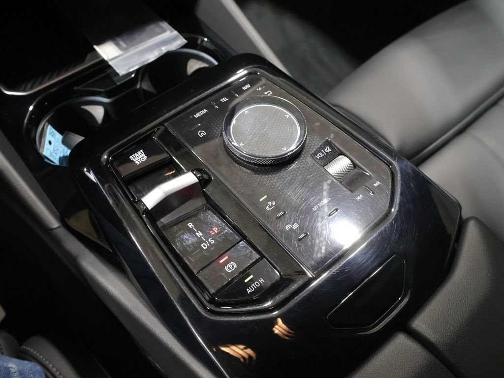 Used 2024 BMW 530i xDrive AWD/4WD image 27
