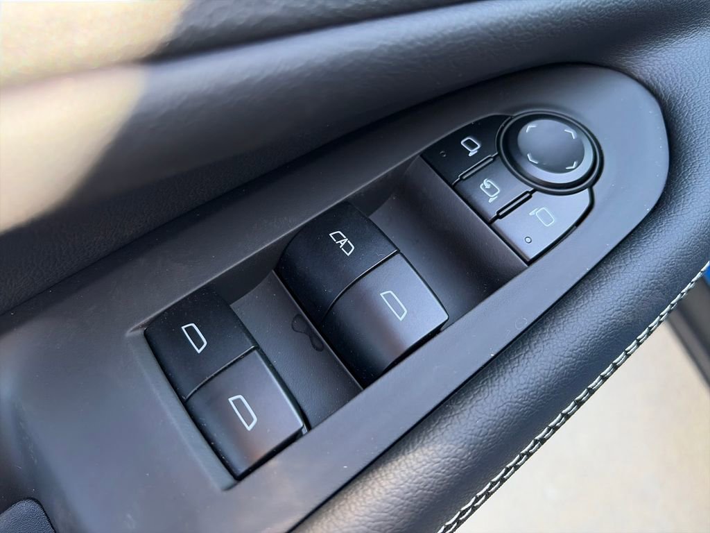 New 2025 Chevrolet Blazer EV LT AWD/4WD image 18