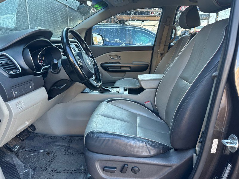 Used 2016 Kia Sedona LX w/ LX Essentials Premium Package image 13