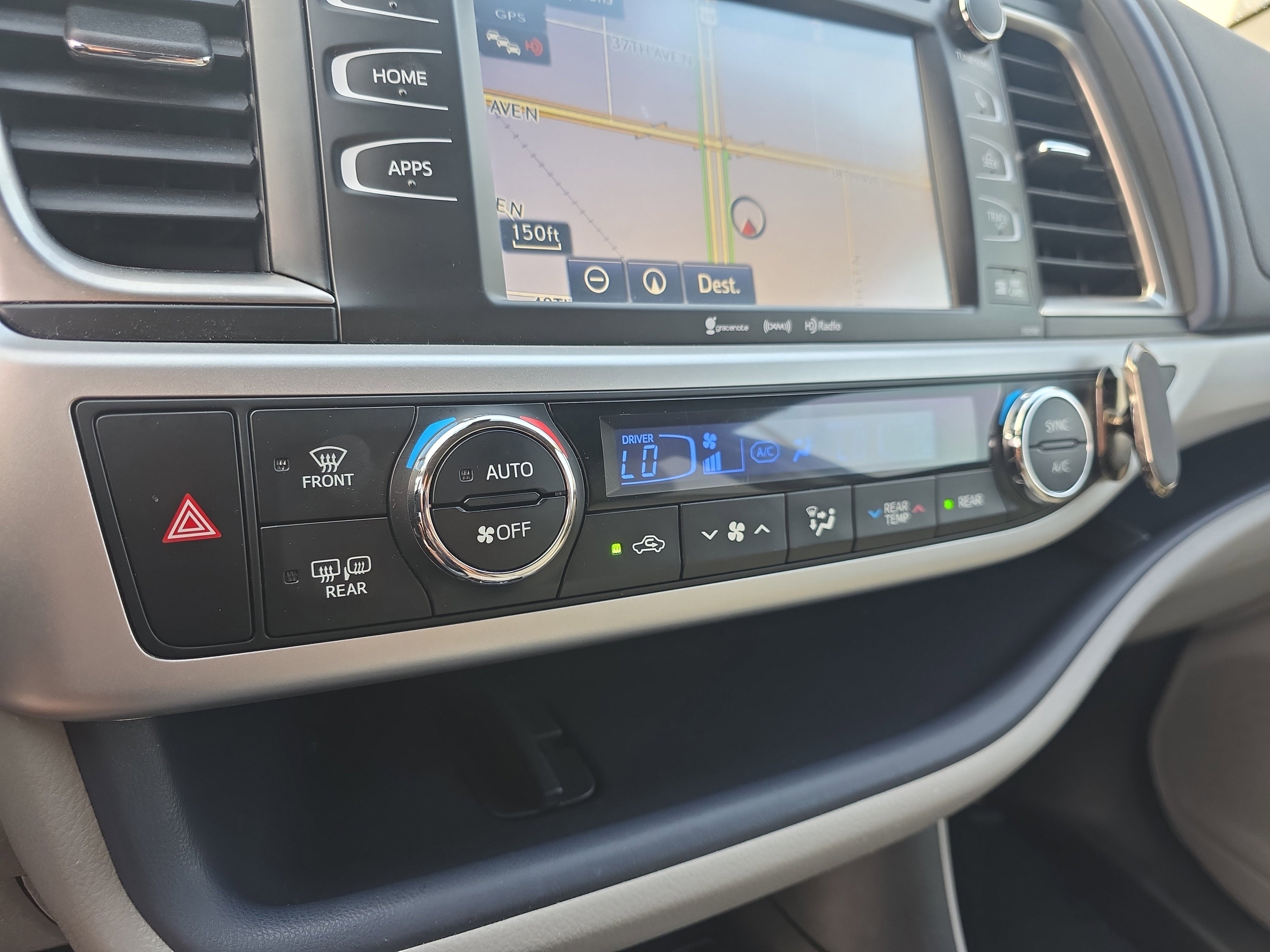 Used 2019 Toyota Highlander image 25