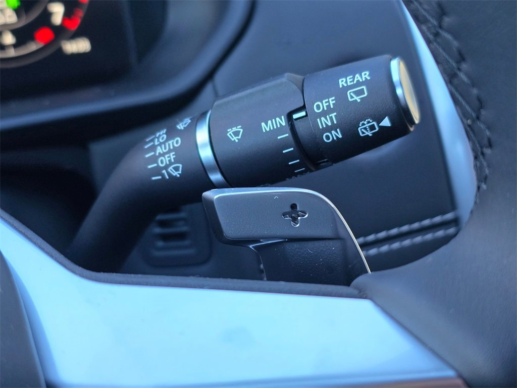 New 2025 Land Rover Discovery Metropolitan Edition image 17