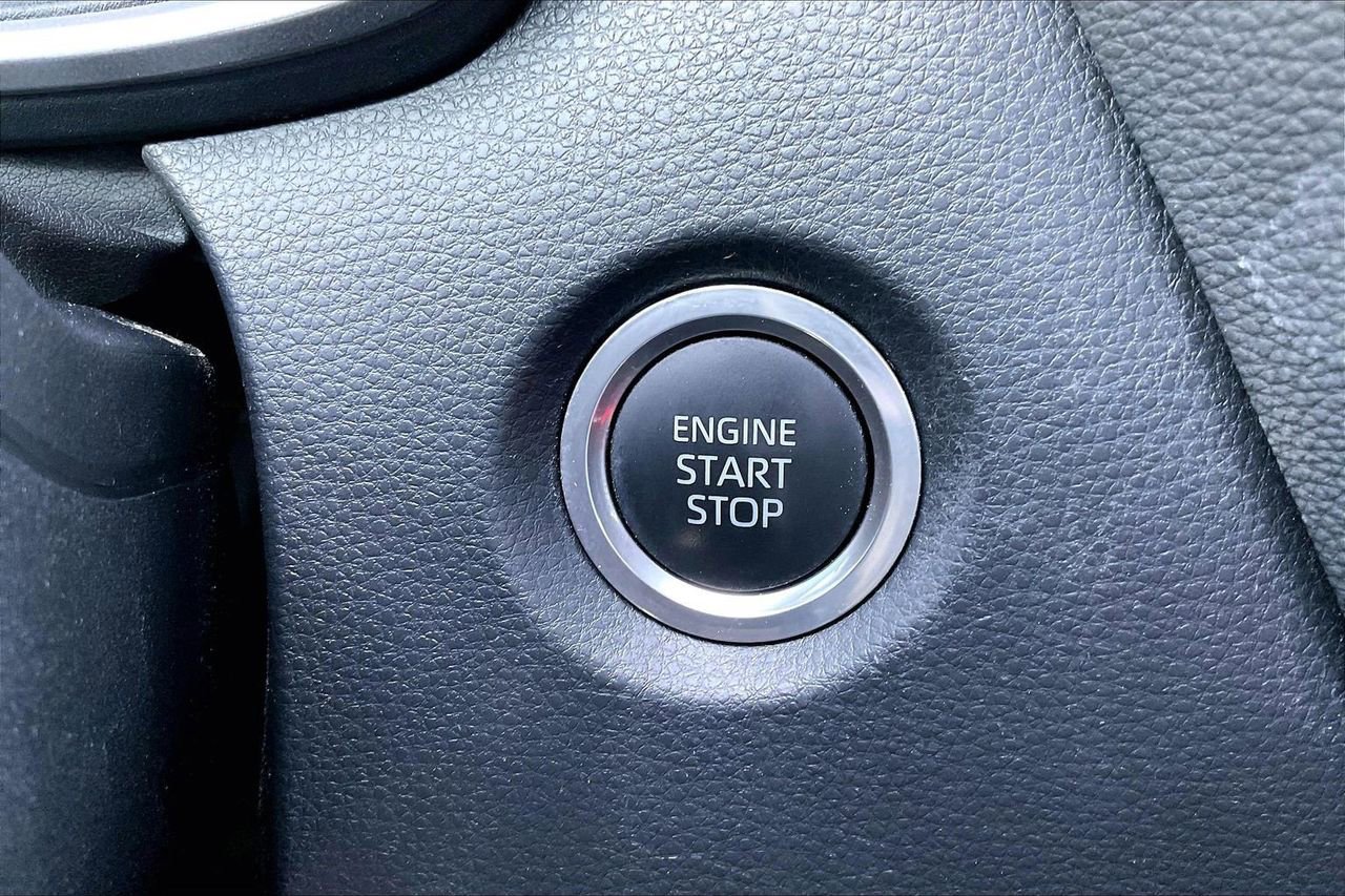 Used 2020 Toyota Corolla XSE image 28