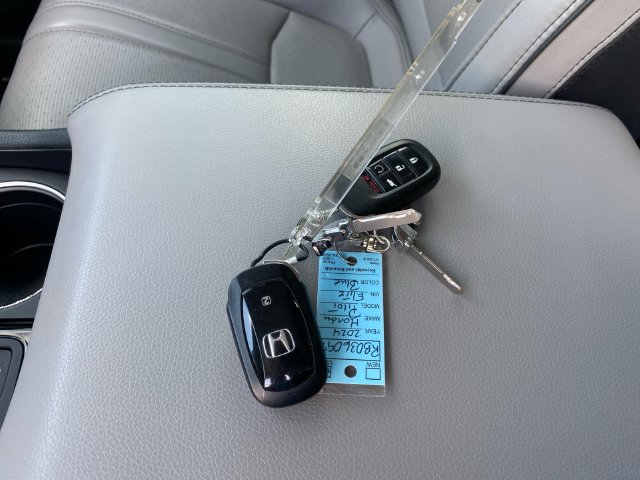 Used 2024 Honda Pilot Elite image 38