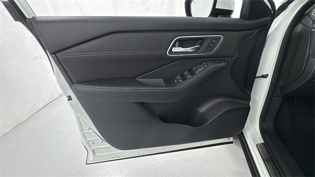 New 2026 Nissan Rogue Platinum w/ Platinum Premium Package image 19