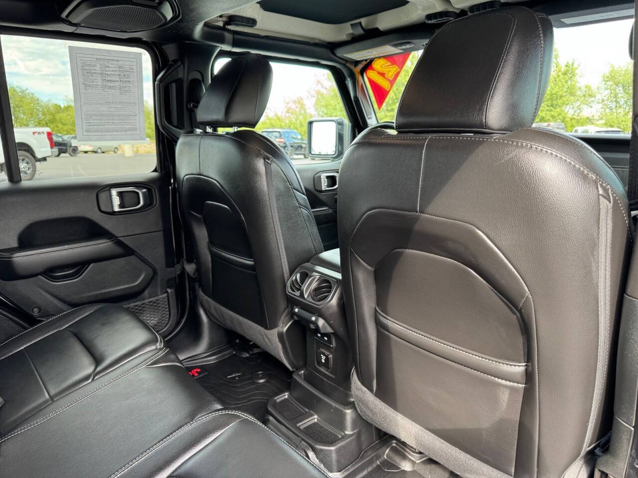 Used 2021 Jeep Wrangler Unlimited Sahara w/ Uconnect 4C Nav & Sound Group AWD/4WD image 31