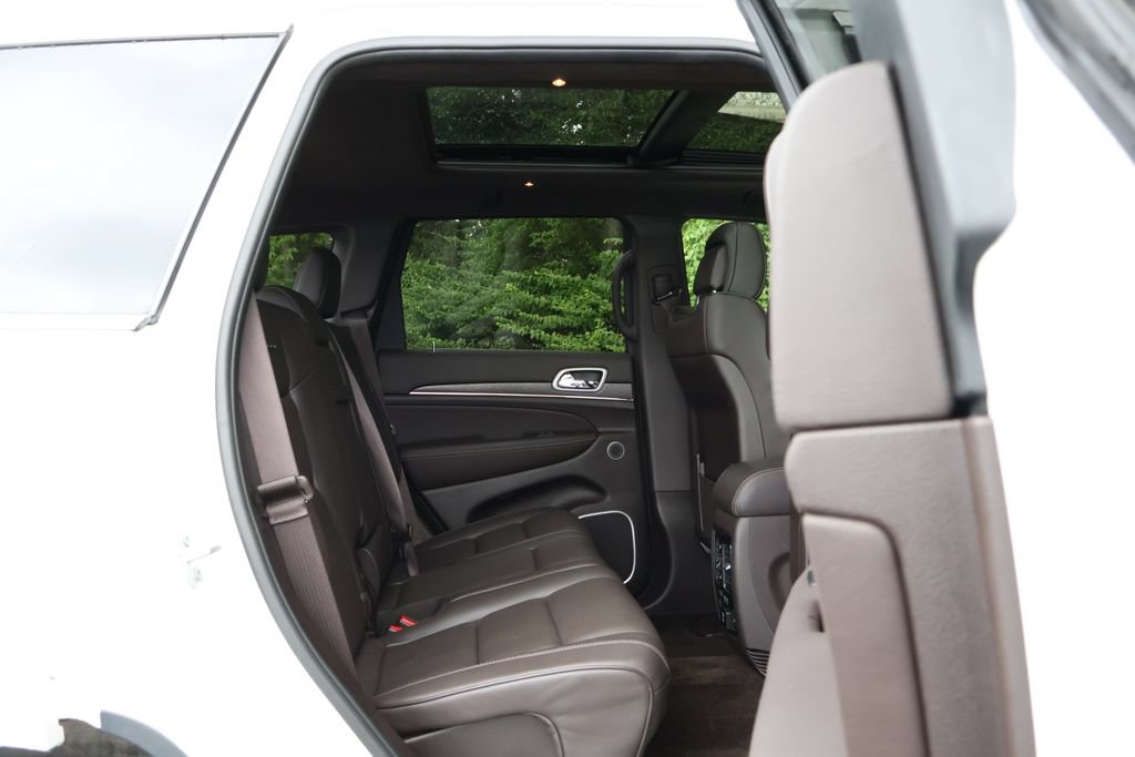 Used 2018 Jeep Grand Cherokee Summit w/ Platinum Series Group AWD/4WD image 48