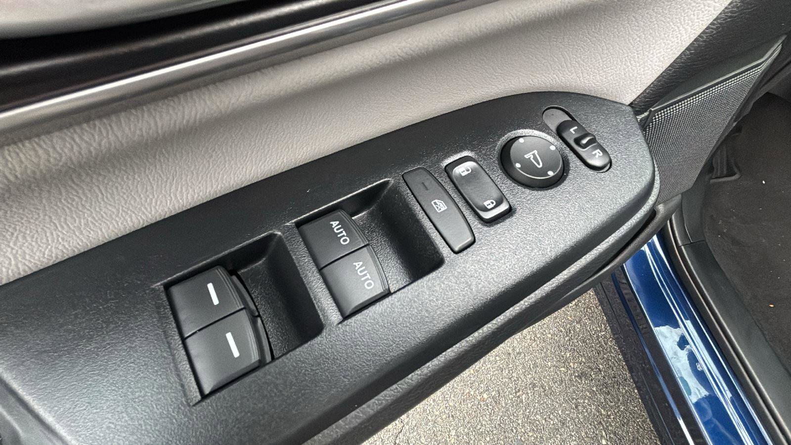 Used 2022 Honda CR-V EX-L image 11