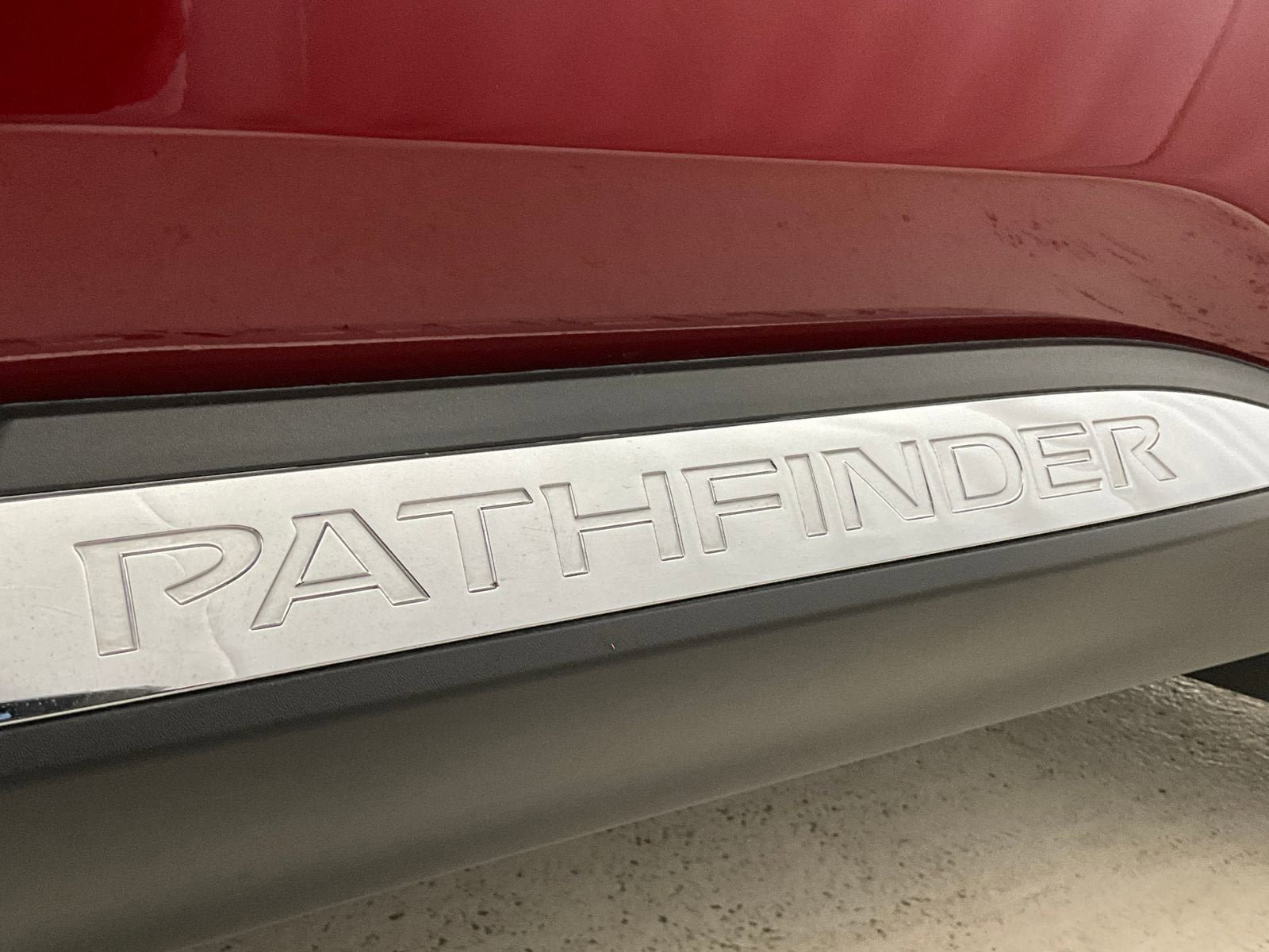 Used 2024 Nissan Pathfinder Platinum w/ Cargo Package image 30