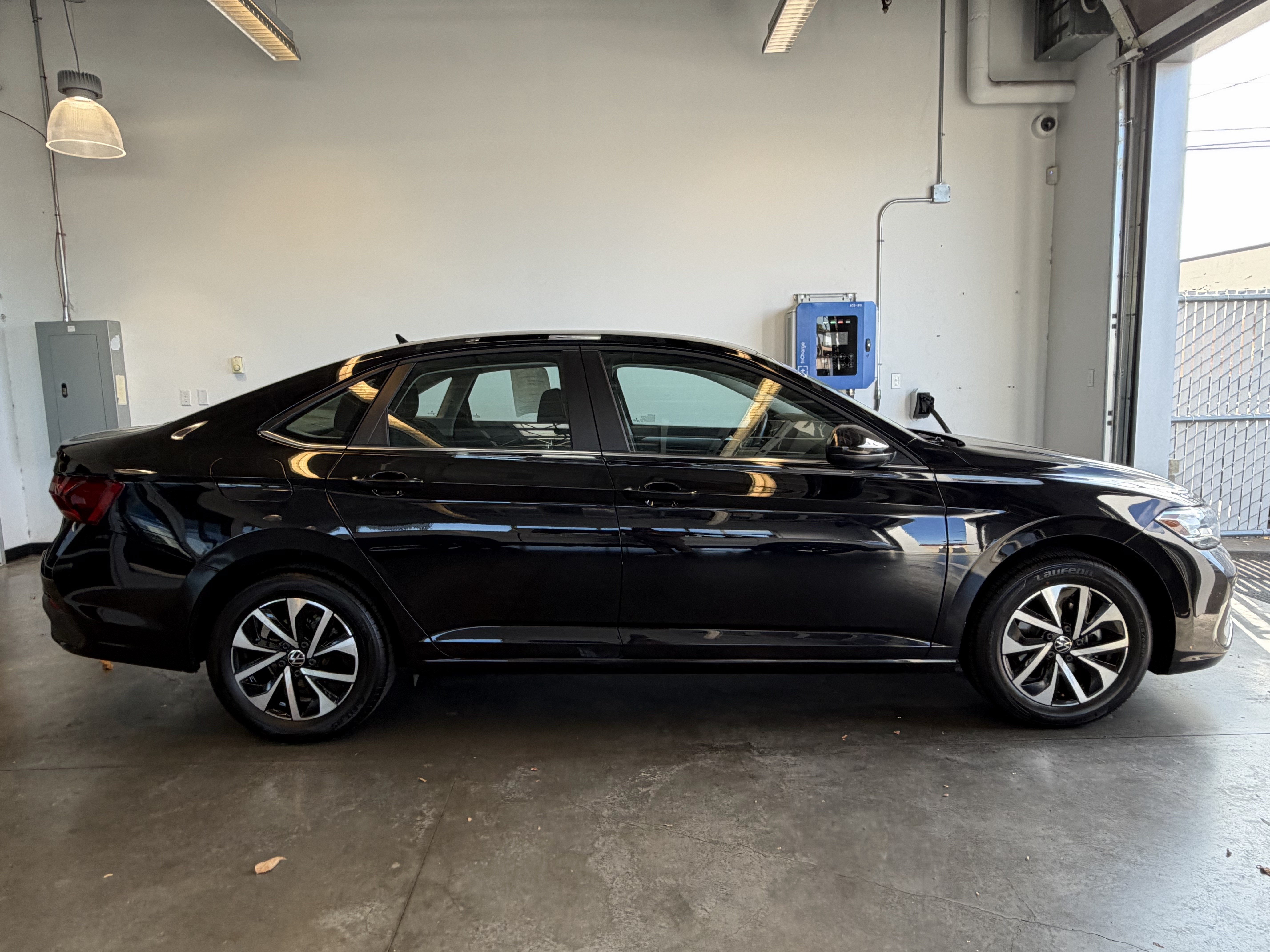 Used 2024 Volkswagen Jetta S FWD image 4