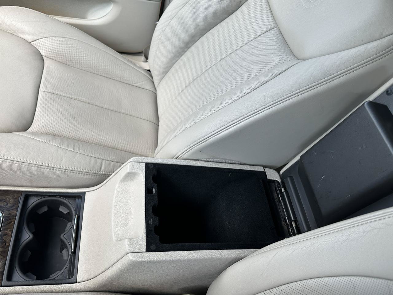 Used 2008 Cadillac DTS FWD image 57