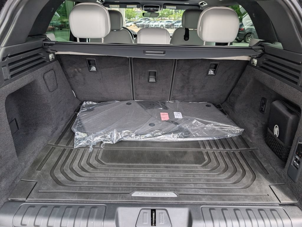 Certified 2025 Land Rover Range Rover Sport SE AWD/4WD image 21