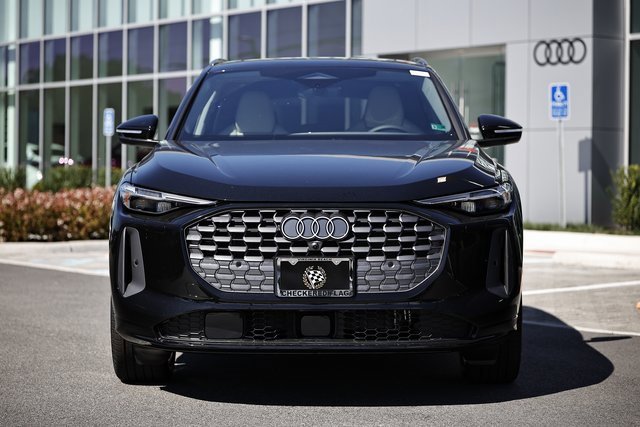 New 2025 Audi Q5 Prestige image 13
