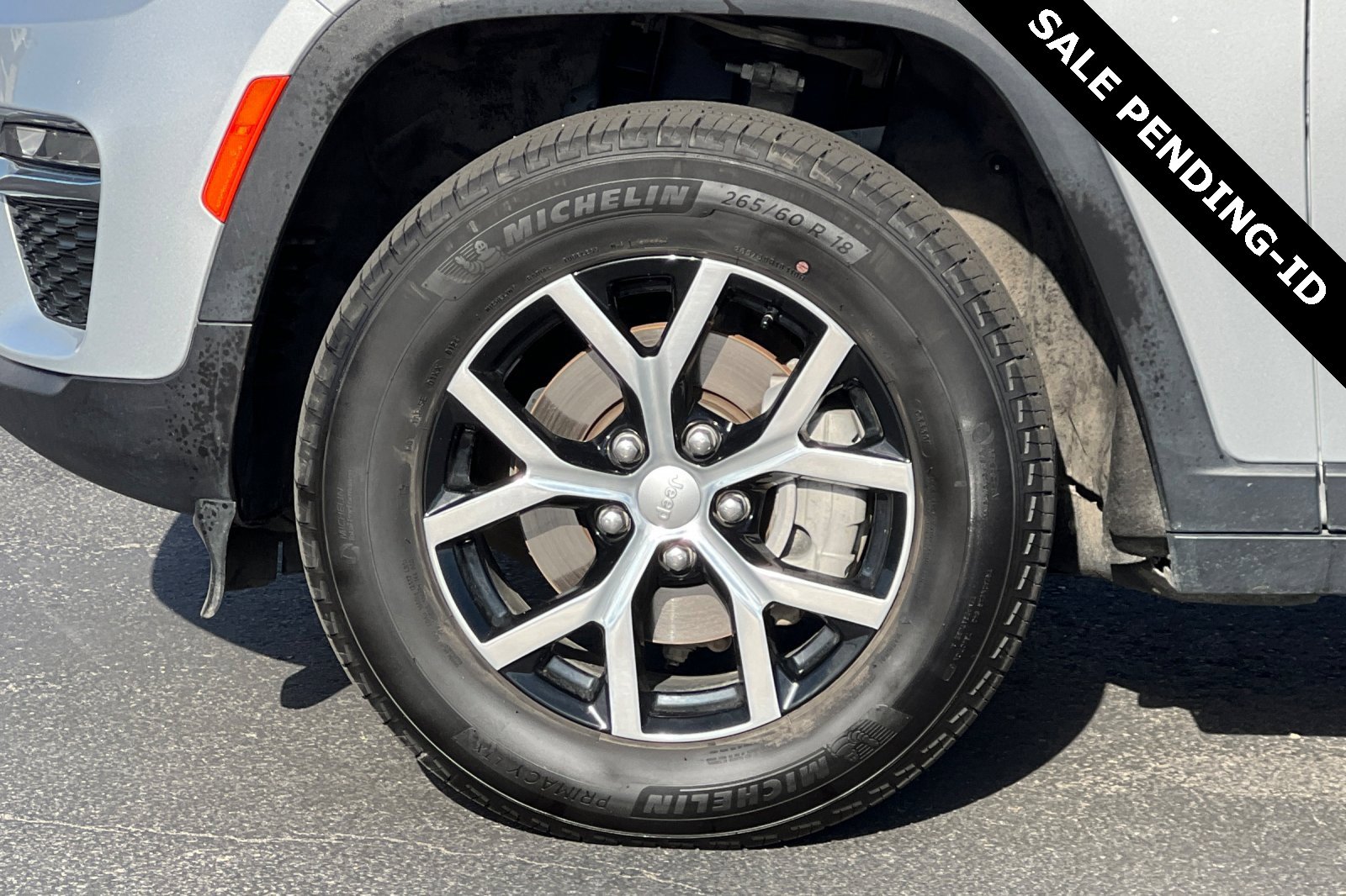 Used 2024 Jeep Grand Cherokee Limited image 29