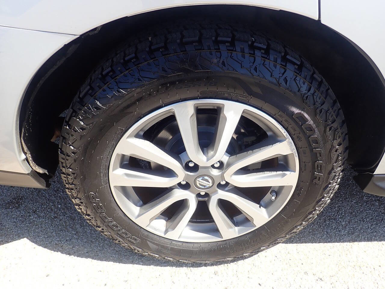 Used 2013 Nissan Pathfinder SL w/ Trailer Tow Pkg AWD/4WD image 39