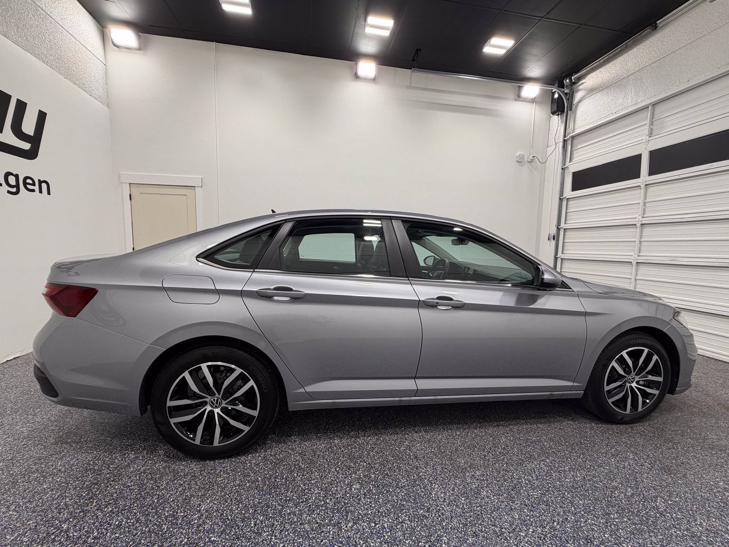 Certified 2026 Volkswagen Jetta SE FWD image 7