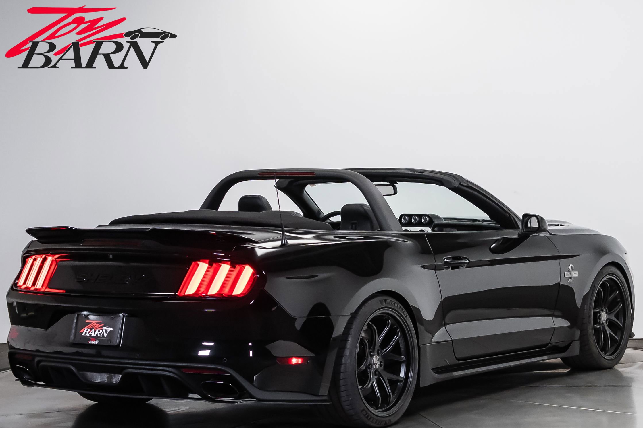 Used 2017 Ford Mustang GT Premium w/ Equipment Group 401A RWD image 5